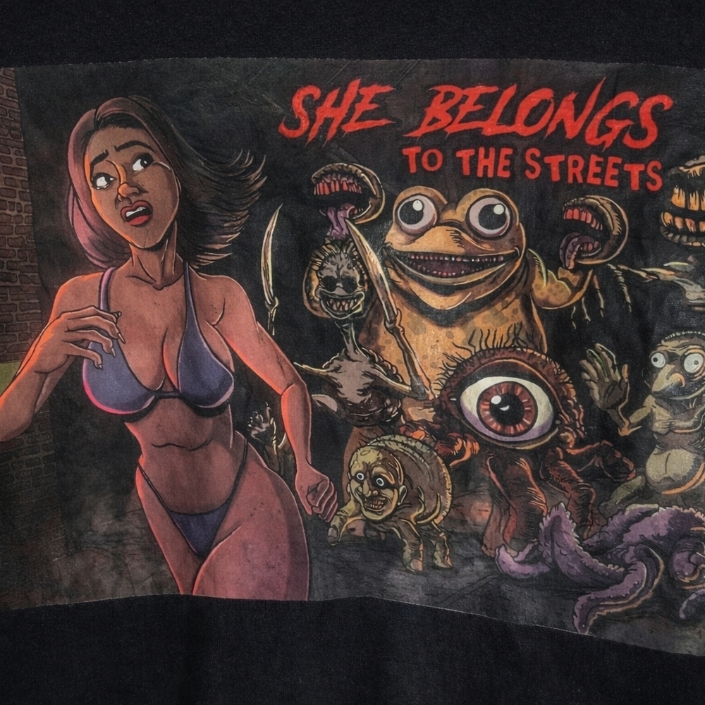 Black Graphic T-Shirt SHE BOLONGS TO THE STREETS - Picture 3 of 4